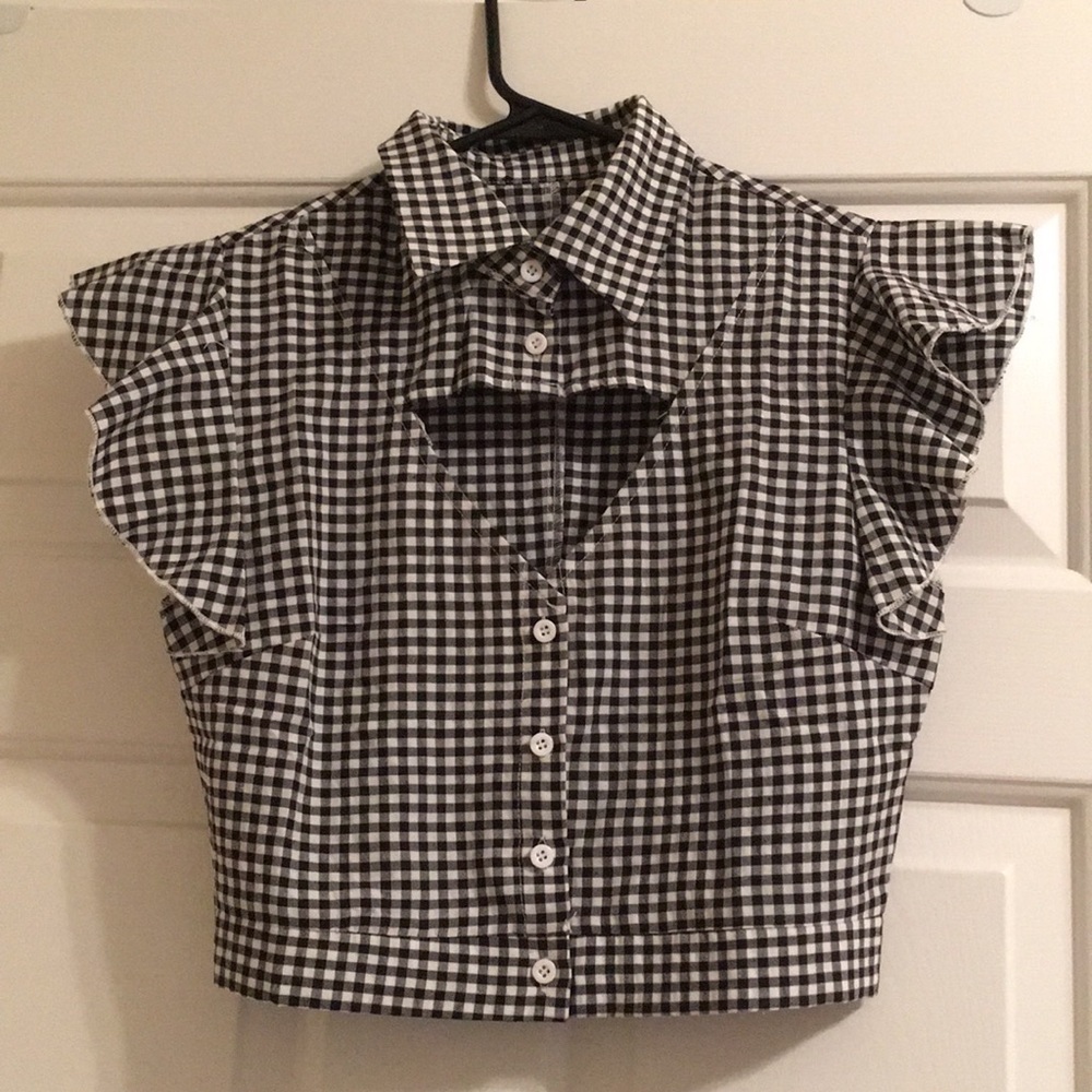 ✨LAST CHANCE✨ 🃏 Gingham Ruffle Sleeve Crop Top 🃏